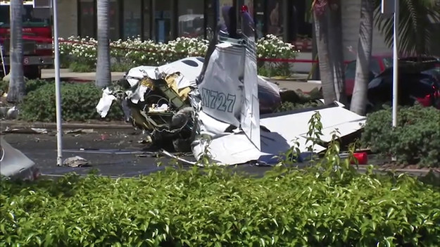 Pięć osób zginęło w wyniku wypadku małego samolotu na południu Kalifornii w mieście Santa Ana. Do zdarzenia doszło w niedzielę. Jak informuje policja, nikt z osób znajdujących się w pobliżu parkingu nie ucierpiał, a śmierć poniosła tylko załoga samolotu.