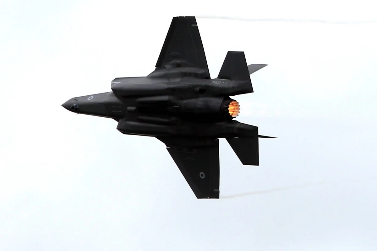 Poufne dane dotyczące najnowszego brytyjskiego myśliwca zostały wykradzione od żołnierzy Royal Air Force (RAF) poprzez portal randkowy – ujawnia gazeta "The Daily Mail".