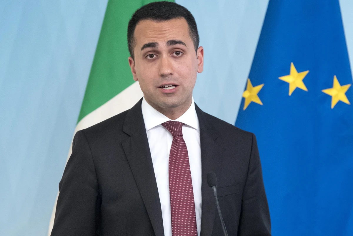 ​Wicepremier Włoch Luigi Di Maio oświadczył, że zasady fiskalne Unii Europejskiej nie są priorytetem dla nowego rządu włoskiego, choć będzie on starał się ich przestrzegać, jeśli nie będzie to hamowało programu reform.