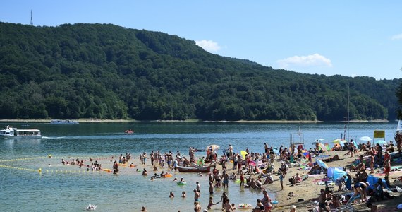 Synoptycy wydali ostrzeżenia drugiego stopnia przed upałem dla pięciu województw, a dla części lubuskiego - po raz pierwszy w czasie tegorocznnego lata - wydano alert najwyższego, trzeciego stopnia.