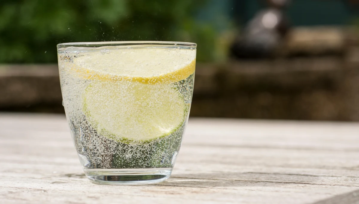 9-latek sprzedający lemoniadę w Karolinie Północnej został napadnięty przez nastolatka uzbrojonego w pistolet. Napastnik zabrał dziecku pieniądze i uciekł.