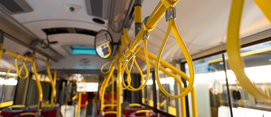 Strajk kierowców komunikacji miejskiej w Starachowicach (woj. świętokrzyskie). Szesnastu pracowników przyniosło dziś zwolnienia lekarskie, co wywołało spore utrudnienia w kursowaniu autobusów Miejskiego Zakładu Komunikacyjnego.