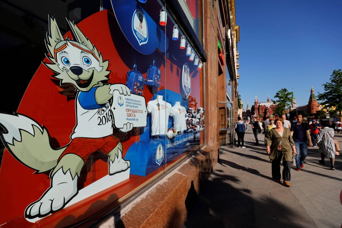 ​Ukraińska policja i służby graniczne zatrzymały trzy grupy nielegalnych migrantów z Azji, którzy zmierzali do Unii Europejskiej z Rosji, dokąd przybyli wcześniej jako kibice odbywających się tam na przełomie czerwca i lipca mistrzostw świata w piłce nożnej.