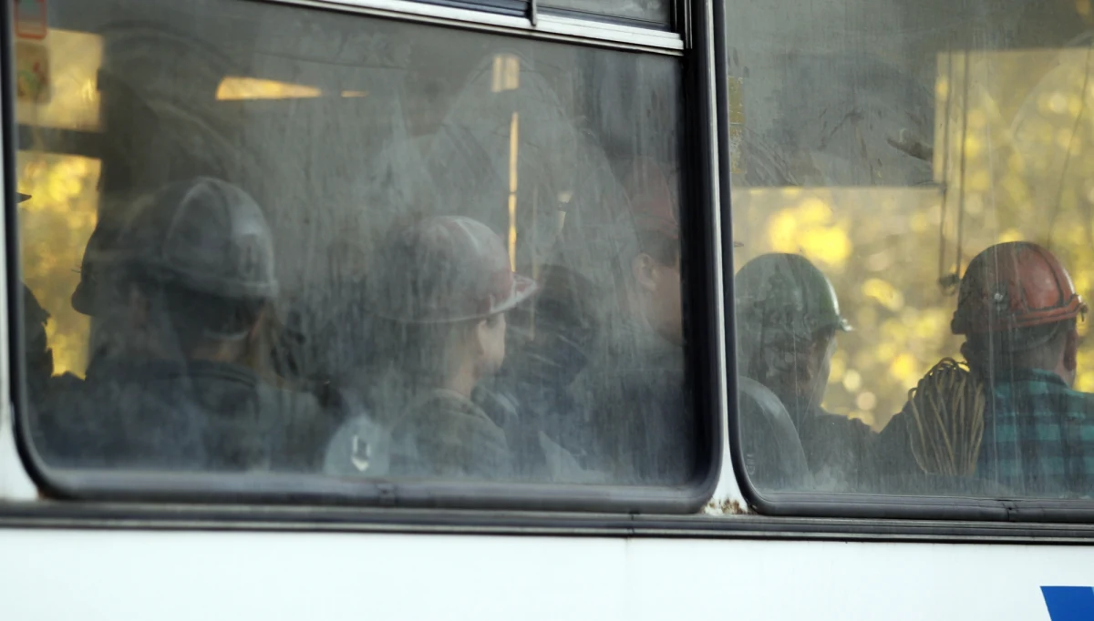 ​14 górników wycofano w środę wieczorem na powierzchnię po silnym wstrząsie w kopalni Rydułtowy; nikomu nic się nie stało - podał Wyższy Urząd Górniczy w Katowicach (WUG). Podziemny wstrząs odczuli też okoliczni mieszkańcy.