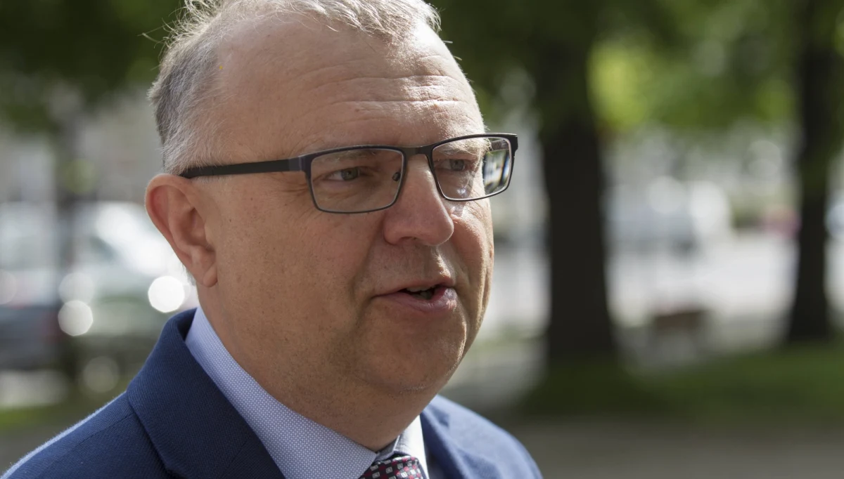 ​Europoseł Kazimierz M. Ujazdowski zdecydował, że nie będzie kandydował na prezydenta Wrocławia. Oświadczył też, że nie poprze Jacka Sutryka "ani innego kandydata kontynuacji". Wesprze zaś organizacje pozarządowe i stowarzyszenia obywatelskie.