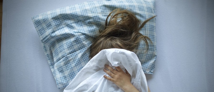 Prokuratura Rejonowa w Krośnie Odrzańskim oskarżyła nauczyciela jednej ze szkół podstawowych o molestowanie seksualne uczennic. Mężczyźnie grozi nawet 12 lat więzienia.