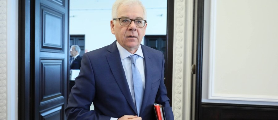 W wywiadzie dla piątkowego wydania austriackiego dziennika "Der Standard" polski minister spraw zagranicznych Jacek Czaputowicz zarzucił Komisji Europejskiej, że w sporze wokół reformy sądownictwa w Polsce posługuje się podwójną miarą.