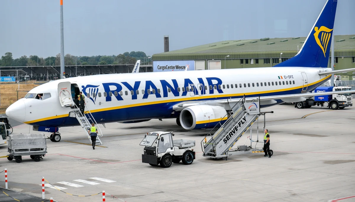 ​Trwa dobowy strajk pilotów linii pasażerskiej Ryanair. Tani przewoźnik był zmuszony odwołać 400 lotów swoich maszyn. Część tych utrudnień dotyczy także Polski.