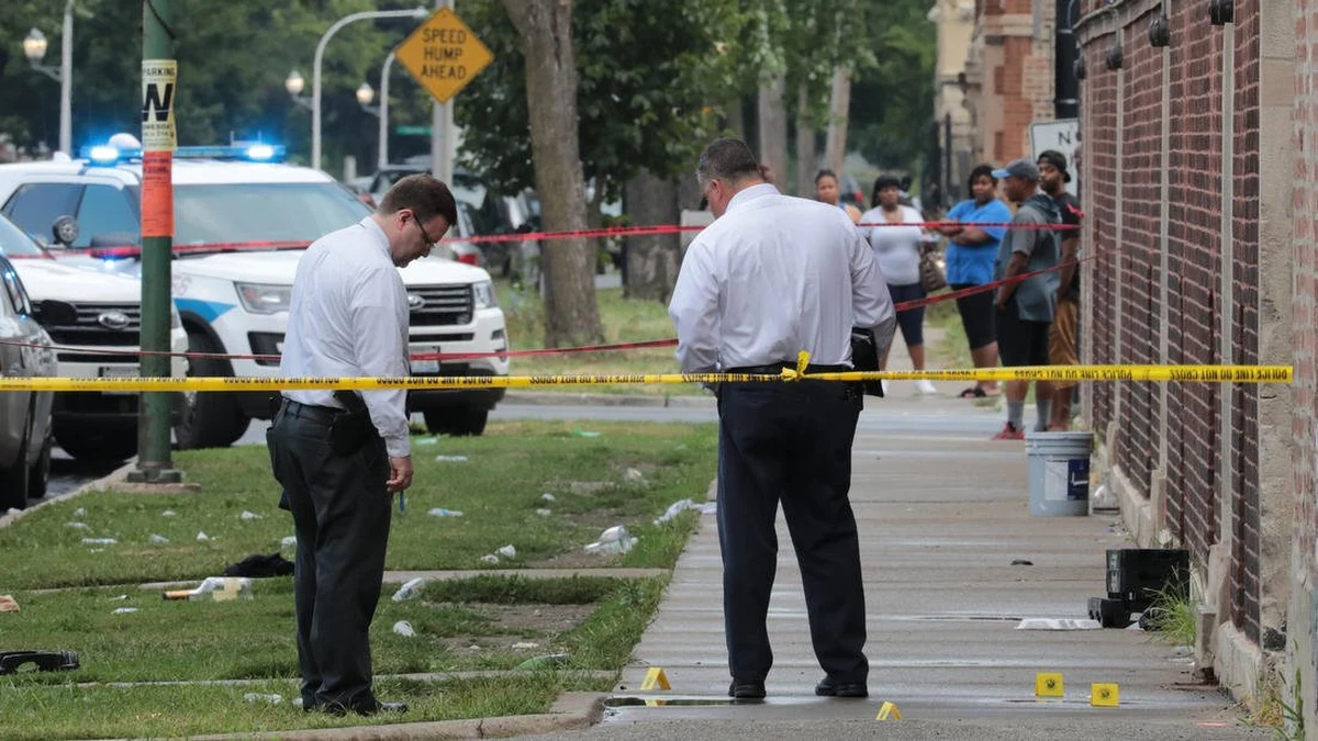 Władze Chicago po minionym krwawym weekendzie rozpoczynają walkę z przestępczością. W ubiegłą sobotę i niedzielę zastrzelonych zostało 12 osób, a ponad 70 zostało rannych. Najmłodsza ofiara miała 11 lat.