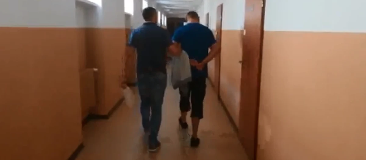 Nawet 10 lat więzienia grozi dwóm mężczyznom z powiatu słupskiego, którzy porwali i przez kilkanaście godzin więzili swojego kolegę, bo ten był winny jednemu z nich 50 zł. Sąd zdecydował już o tymczasowym aresztowaniu napastników – 29-latka i 26-latka. 