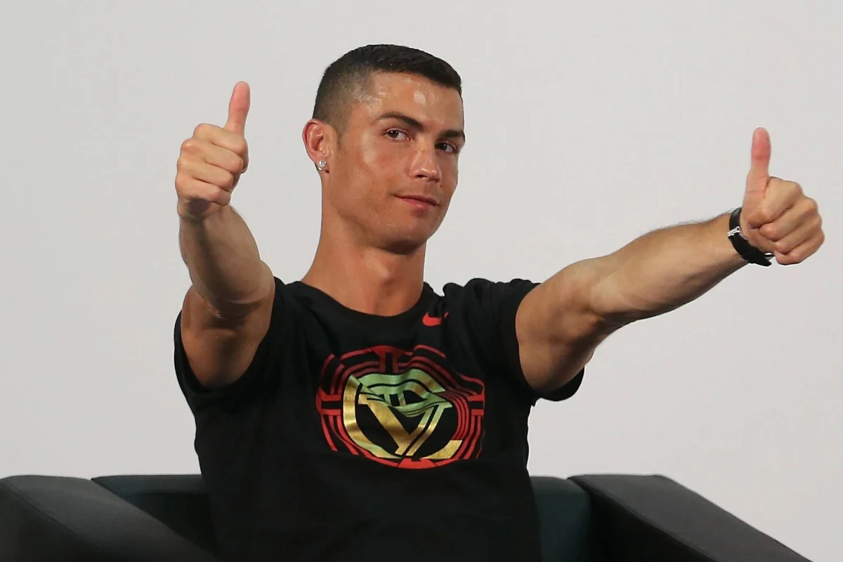 ​Po tym, jak Cristiano Ronaldo porozumiał się z hiszpańskim fiskusem i spłacił większą część z 18,8 mln euro zaległego zadłużenia, organ podatkowy uznał, że piłkarzowi należy się zwrot ponad 2 mln euro - poinformowała gazeta "El Mundo".