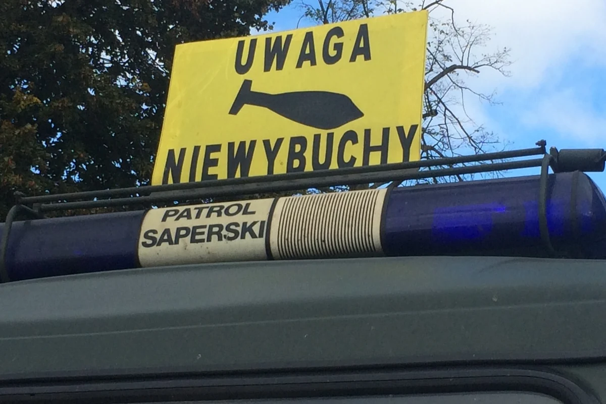 Trzy bomby z czasów II wojny światowej znaleziono na osiedlu Podczele w Kołobrzegu. W poniedziałek o godz. 9:00 saperzy przystąpią do ich rozbrajania. 