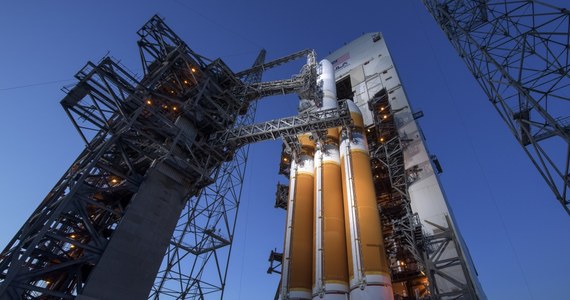 ​Z kosmodromu na przylądku Canaveral na Florydzie w niedzielę wystartowała rakieta nośna Delta IV Heavy z próbnikiem Parker Solar Probe, który ma się zbliżyć do Słońca bardziej niż jakikolwiek inny obiekt wysłany dotąd przez człowieka.