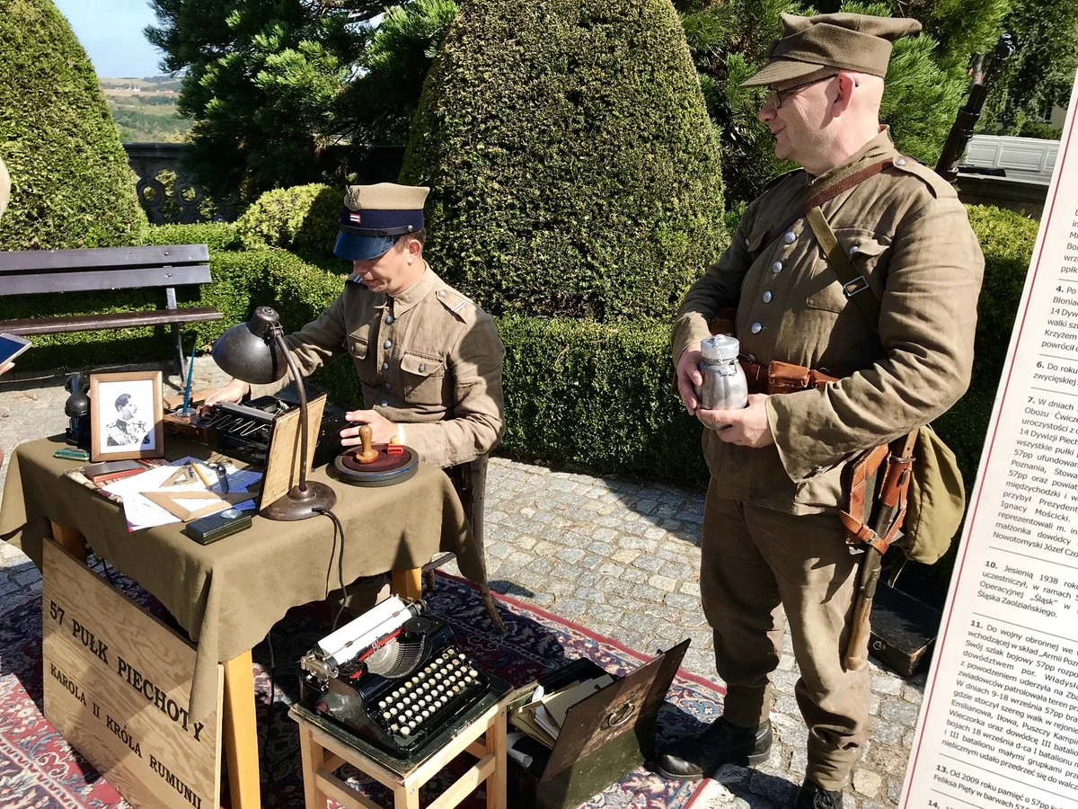 Za nami drugi dzień 6. Festiwalu Tajemnic na Zamku Książ! Na uczestników czekały liczne widowiska historyczne, pokazy, wystawy oraz wykłady.