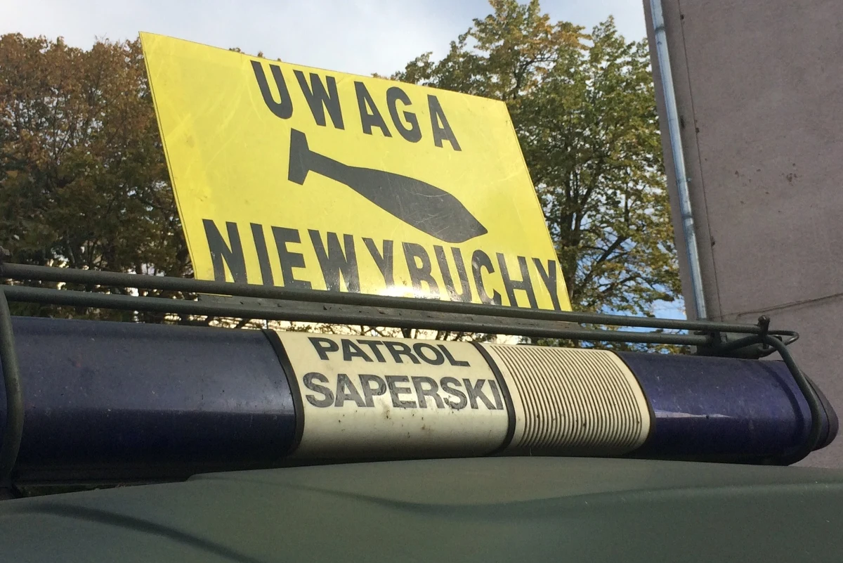 Około 1700 osób zostanie ewakuowanych z kołobrzeskiej dzielnicy Podczele. Jutro o godz. 9:00 ruszy akcja wydobycia z morza znalezionych tam niewybuchów. Na czas operacji saperów zamknięta zostanie droga krajowa nr 11, nie będą kursować pociągi, nie będzie można też wchodzić do morza.