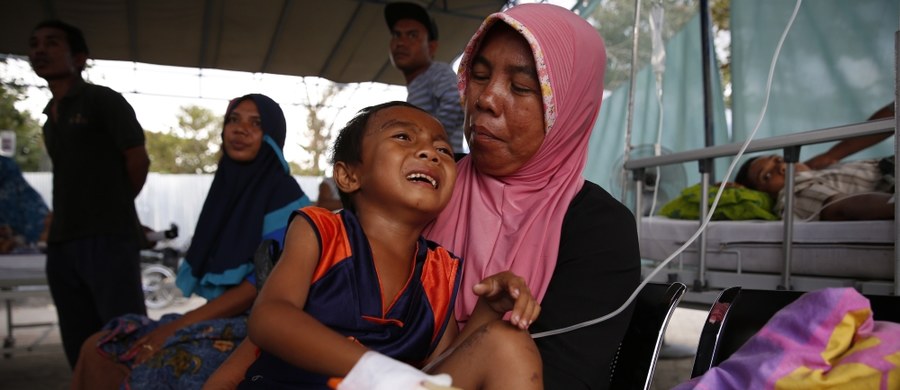 Bilans ofiar trzęsienia ziemi, które 5 sierpnia nawiedziło indonezyjską wyspę Lombok, wzrósł do 436 zabitych - podała w poniedziałek indonezyjska agencja ds. usuwania skutków katastrof. Straty materialne rząd szacuje na kilkaset milionów dolarów.