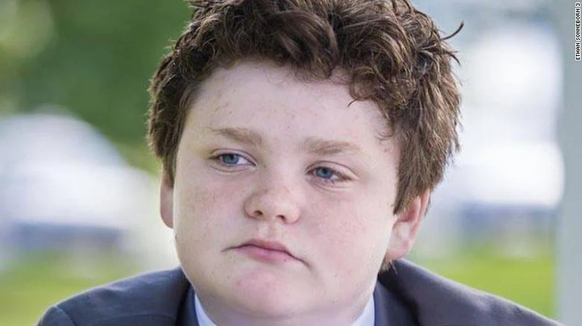 Nie może ubiegać się o prawo jazdy, pić alkoholu, ani głosować w wyborach – ale może i kandyduje na urząd gubernatora Virgini. Mowa o 14-letnim Ethanie Sonnenbornie, który ubiega się o nominację Demokratów w stanowych wyborach.