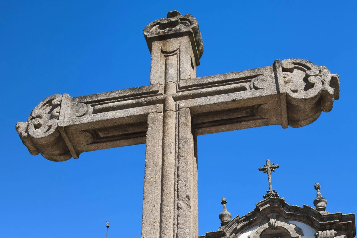 ​W świetle raportu opublikowanego we wtorek przez społeczny zespół ekspertów powołany przez prokuraturę stanu Pensylwania dla zbadania molestowania nieletnich przez kler katolicki ofiarami 300 księży-pedofili w tym stanie padło w ciągu 70 lat do tysiąca dzieci. Udostępniony we wtorek 1400-stronicowy raport jest owocem niezależnego śledztwa prowadzonego od 18 miesięcy. O jego przebiegu informuje we wtorek dziennik "The Washington Post".