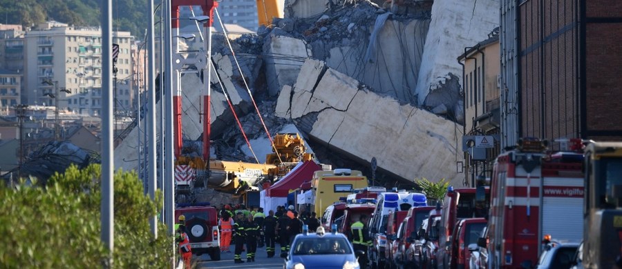 "To nie fatum, ale błąd ludzki" - tak o przyczynie katastrofy wiaduktu w Genui powiedział szef tamtejszej prokuratury Francesco Cozzi. Najnowszy bilans ofiar zawalenia się mostu-wiaduktu w stolicy Ligurii to 39 zabitych i 16 rannych.