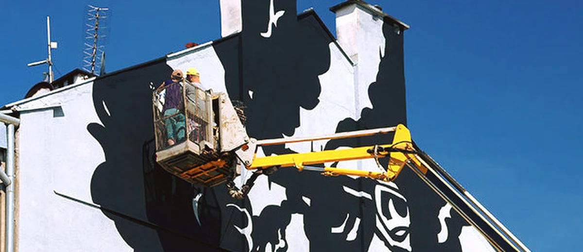 Już dzisiaj w Krakowie przy ulicy Dąbrowskiego zostanie odsłonięty niezwykły mural. Upamiętnia on historię Liberatora, samolotu bombowego zestrzelonego nad Krakowem w sierpniu 1944r. Na jego pokładzie znajdowali się angielscy żołnierze niosący pomoc Powstańczej Warszawie.