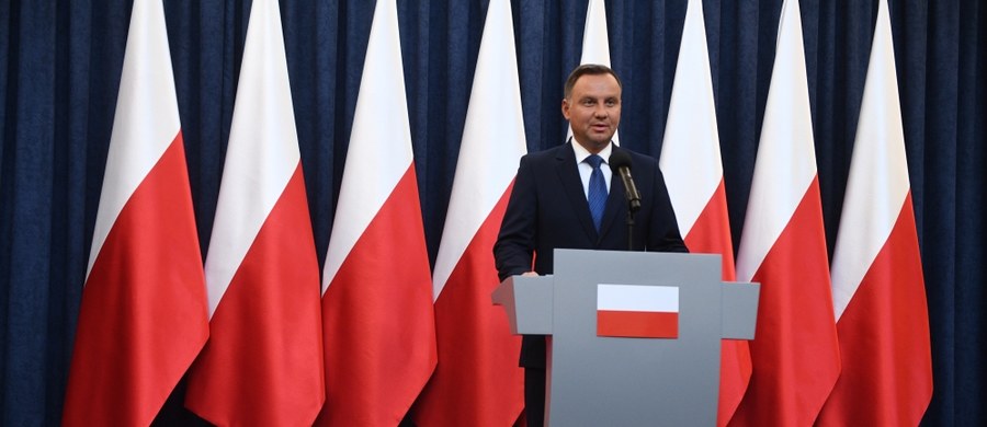 Prezydent Andrzej Duda wygłosił oświadczenie w sprawie nowelizacji kodeksu wyborczego dotyczącej ordynacji wyborczej do Parlamentu Europejskiego. Poinformował, że odmawia podpisania ustawy i zwraca ją Sejmowi do ponownego rozpatrzenia. 