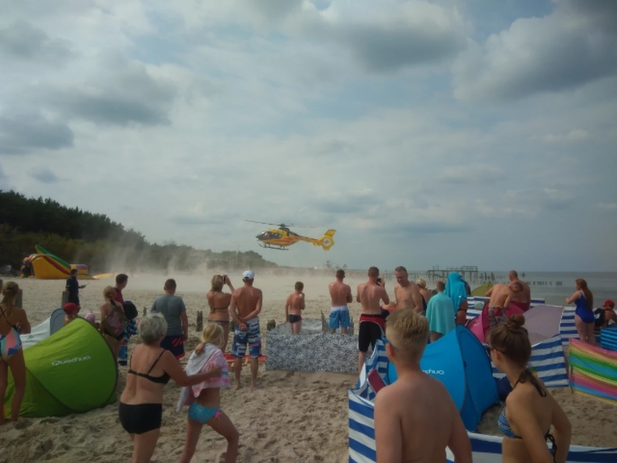 Mimo ciągle wzrastającej liczby utonięć, czy apelów służb o ostrożność, wciąż nie brakuje osób, które nad Bałtykiem zachowują się co najmniej ryzykownie. Ostatni przykład to historia 17-latka, który w Unieściu w woj. zachodniopomorskim skoczył "na główkę" z falochronu (ostrogi brzegowej).