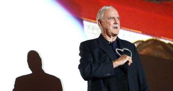 John Cleese, kultowy komik i członek grupy Monty Python zapowiada opuszczenie Wielkiej Brytanii. Jak przyznaje, skłaniają go do tego względy prywatne i okoliczności polityczne.  