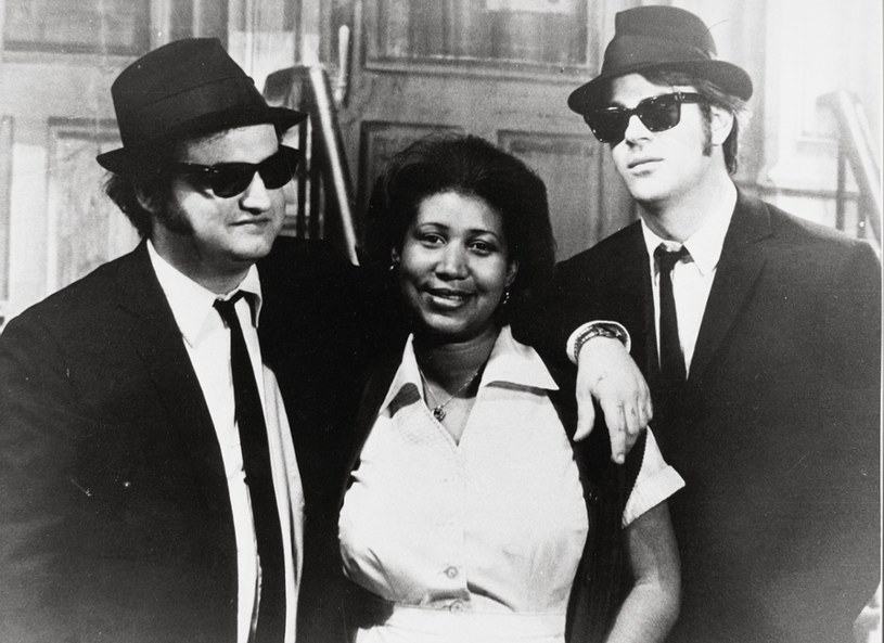 Wraz z Arethą Franklin odeszła ostatnia wielka gwiazda muzyczna kultowego filmu "The Blues Brothers" z 1980 roku. Ten musical opowiada fikcyjną historię amerykańskiego zespołu bluesowego i soulowego założonego przez komików Dana Aykroyda i Johna Belushi.