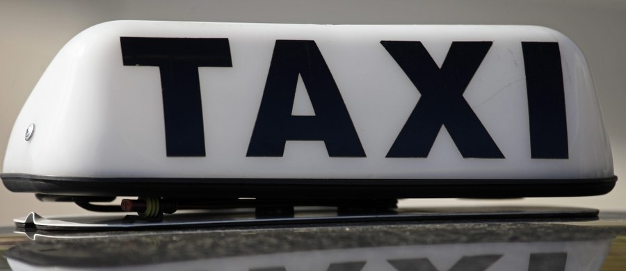 Sprawcy napadu na kierowcę taksówki, do którego doszło we wtorek pod Babigoszczą (Zachodniopomorskie) zostali zatrzymani w Berlinie - poinformowała Prokuratura Okręgowa w Szczecinie. Policjanci odzyskali też skradziony samochód.