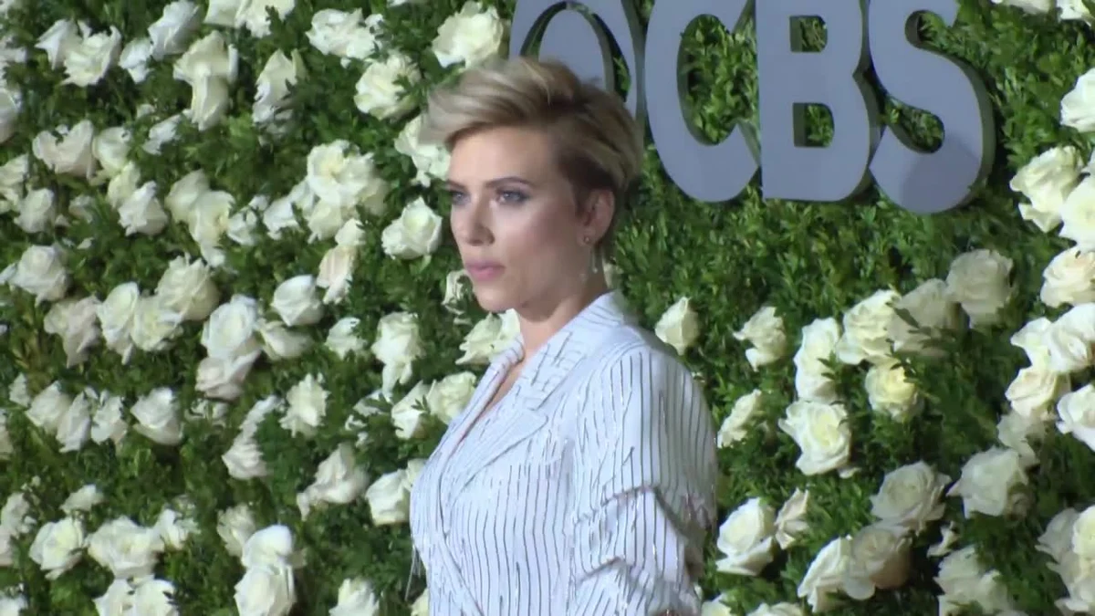 Scarlett Johansson najlepiej zarabia w Hollywood. Od czerwca 2017 do czerwca 2018 zarobiła aż 40,5 miliona dolarów. Filmy z udziałem aktorki już w 2016 roku zarobiły ogromne pieniądze w wysokości 1,2 mld dolarów. Aktorka jest znana jest między innymi z takich filmów jak Avengers, Dziewczyna z perłą, Hitchcook, Vicky Cristina Barcelona i wiele innych. 