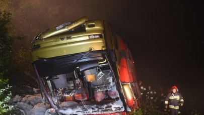 Autobus spadł z wysokiej skarpy w Podkarpackiem. Nie żyją 3 osoby