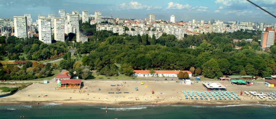 Kolejne kłopoty klientów biura podróży TUI. Turyści koczują na lotniskach w Poznaniu i w Burgas. Ci, którzy mieli wylecieć z Bułgarii, utknęli przez usterkę samolotu, który miał zabrać do Burgas podróżnych z Polski. 