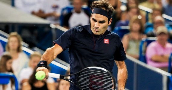 Rozstawiony z numerem drugim Roger Federer pokonał Stana Wawrinkę 6:7 (2-7), 7:6 (8-6), 6:2 w szwajcarskim ćwierćfinale turnieju ATP w Cincinnati (pula nagród 5,67 mln dol.). Jego kolejnym rywalem będzie Belg David Goffin (11.).