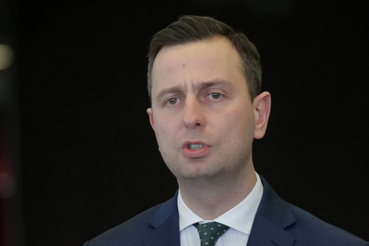 ​PSL powstrzyma PiS, który jest fałszywym obrońcą polskiej wsi - mówił w emocjonalnym wystąpieniu szef ludowców Władysław Kosiniak-Kamysz podczas protestu rolników przeciwko polityce rządu, jaki odbył się w sobotę w Rębowie pod Wyszogrodem (Mazowieckie). W wiecu zorganizowanym przed remizą Ochotniczej Straży Pożarnej uczestniczyło ok. 100 rolników i działaczy PSL, głównie z powiatu płockiego. Obecni byli też m.in. marszałek Mazowsza Adam Struzik i europoseł ludowców Jarosław Kalinowski.