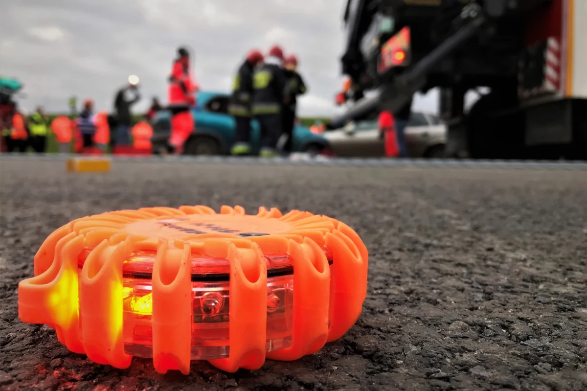 Motocyklista i jego pasażer zginęli w wypadku do jakiego doszło na drodze krajowej nr 28 pomiędzy Rymanowem a Sanokiem na Podkarpaciu.