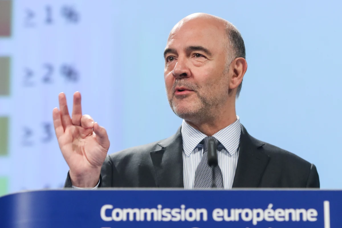 ​Unijny komisarz ds. ekonomicznych i finansowych Pierre Moscovici oświadczył, że do wyjścia Wielkiej Brytanii z Unii Europejskiej "teoretycznie" może jeszcze nie dojść. Zastrzegł jednak, że najpewniej Brexit stanie się faktem.