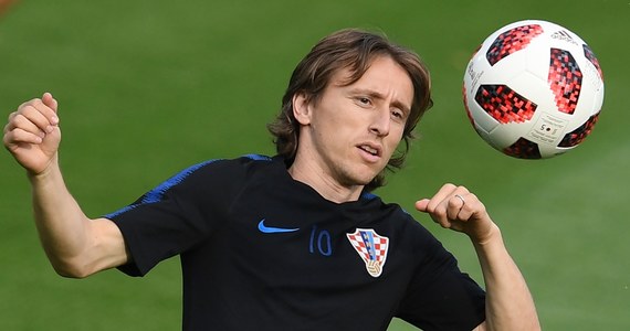 ​Ubiegłoroczny triumfator Portugalczyk Cristiano Ronaldo, Chorwat Luka Modric i Egipcjanin Mohamed Salah znaleźli się w finałowej trójce plebiscytu Europejskiej Unii Piłkarskiej (UEFA) na najlepszego zawodnika sezonu 2017/18. Ogłoszenie zwycięzcy nastąpi 30 sierpnia.