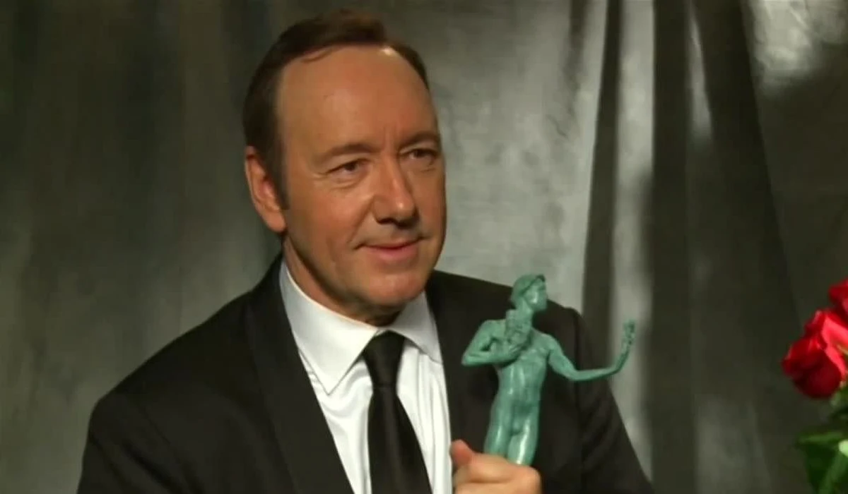 Najnowszy film z Kevinem Spacey’em to finansowa klapa. Dramat "Billionaire Boys Club" w dzień otwarcia zarobił zaledwie 126 dolarów. To ostatni film, w którym zagrał aktor przed ujawnieniem sex skandalu z jego udziałem. Spacey pod koniec ubiegłego roku został oskarżony o molestowanie seksualne i gwałt. Cicha premiera filmu odbyła się 17 sierpnia.