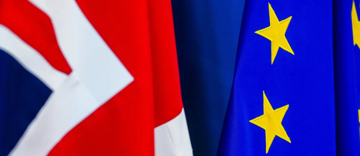 Coraz więcej Brytyjczyków domaga się drugiego referendum w sprawie brexitu. Rośnie także prawdopodobieństwo opuszczenia Unii Europejskiej przez Wielką Brytanię bez żadnej umowy. Co to oznacza dla Polaków? - Wszystko zależy od tego, kto będzie rządził Wielką Brytanią - mówi Interii Przemysław Biskup z Polskiego Instytutu Spraw Międzynarodowych.