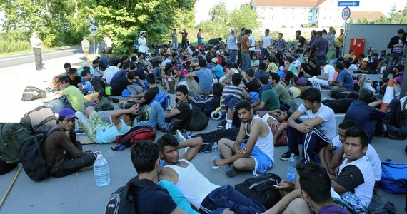 Władze węgierskie przestały żywić niektóre osoby w strefach tranzytowych na granicy węgiersko-serbskiej, których wniosek o przyznanie azylu został odrzucony – oznajmiła organizacja obrony praw człowieka Human Rights Watch.
