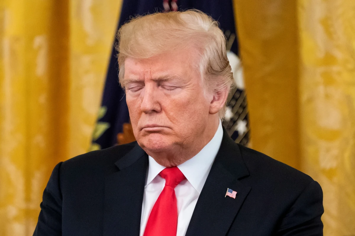 Stany Zjednoczone nałożyły w czwartek 25-procentowe cła na chińskie towary warte 16 mld USD, by ukarać ChRL za nielegalne praktyki handlowe, w tym kradzież amerykańskiej technologii. Łącznie karnymi cłami objęto już chiński eksport wart 50 mld USD rocznie.