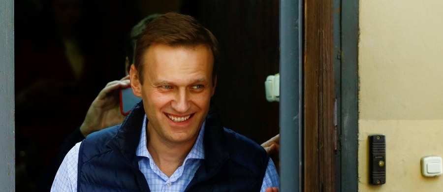 Jeden z przywódców rosyjskiej opozycji Aleksiej Nawalny został zatrzymany przed swoim domem w Moskwie z nieznanych powodów. Poinformowała o tym jego rzeczniczka Kira Jarmysz.