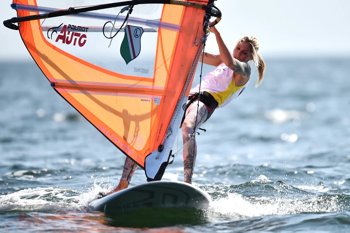 Zofia Klepacka została w Sopocie mistrzynią Europy w windsurfingowej klasie RS:X. Żeglarka Legii Warszawa miała taką przewagę nad rywalkami, że dziś musiała tylko stanąć na starcie wyścigu medalowego. Siódmy wśród mężczyzn był Radosław Furmański (DKŻ Dobrzyń).