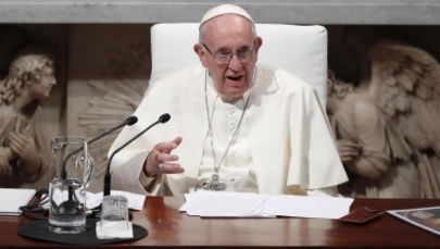 Papież Franciszek: Niech wasze dzieci widzą, jak się całujecie