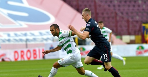 Piłkarze Lechii Gdańsk po wyjazdowym zwycięstwie nad Pogonią Szczecin 3:2 prowadzą w tabeli ekstraklasy. Piątego gola w sezonie uzyskał czeski napastnik Wisły Kraków Zdenek Ondrasek.