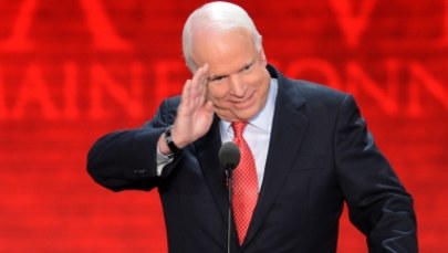 "Zmarł tak, jak żył - na własnych warunkach". Rodzina żegna Johna McCaina