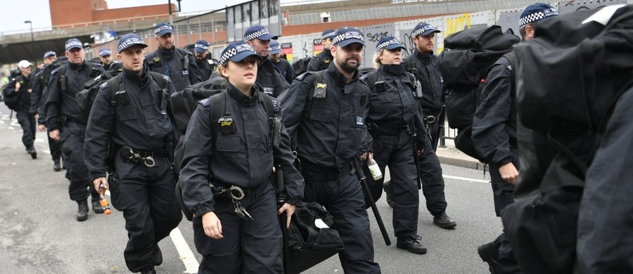 Londyńska policja metropolitalna podjęła decyzję o wdrożeniu procedury pozwalającej na wyrywkowe zatrzymania i przeszukania podczas rozpoczynającego się dziś dwudniowego, jednego z największych na świecie, festynu ulicznego w dzielnicy Notting Hill.