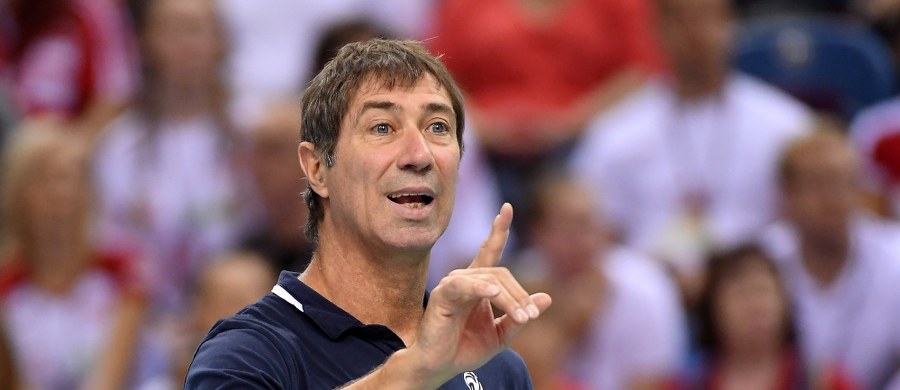 W pierwszym niedzielnym meczu rozgrywanego w Krakowie XVI Memoriału Jerzego Huberta Wagnera siatkarze Francji pokonali Kanadę 3:1 (18:25, 25:22, 25:22, 25:16) i zapewnili sobie trzecie miejsce. Zwycięzcę turnieju wyłoni spotkanie Polski z Rosją.