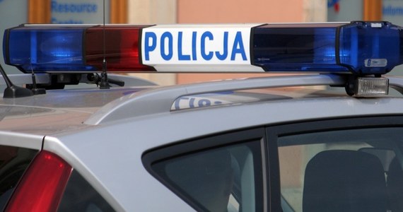 Policjanci z Wodzisławia Śląskiego zatrzymali dwóch mężczyzn, którzy przed kilkoma dniami mieli pobić 26-latka. Sprawcami mają być osoby związane ze środowiskiem pseudokibiców – podała śląska policja.