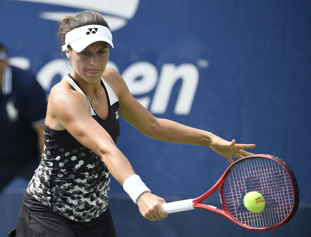 Niemka Tatjana Maria po pokonaniu Agnieszki Radwańskiej 6:3, 6:3 w 1. rundzie US Open tryskała radością i humorem. "To nie był łatwy mecz. Przepraszam, że wyrzuciłam Agnieszkę za burtę. Mój tata urodził się w Zabrzu, więc teraz kibicujcie mi" - zaapelowała do Polaków.